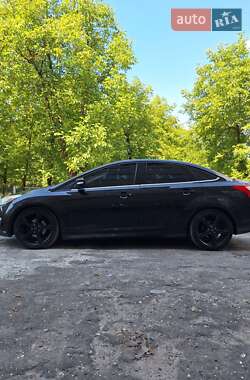 Седан Ford Focus 2012 в 