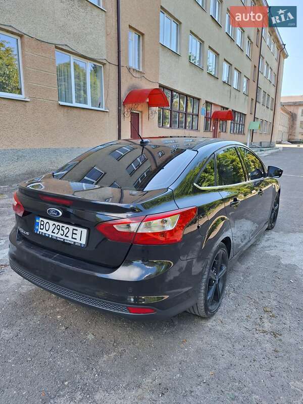Седан Ford Focus 2012 в Золочеве