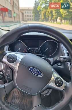 Седан Ford Focus 2012 в 
