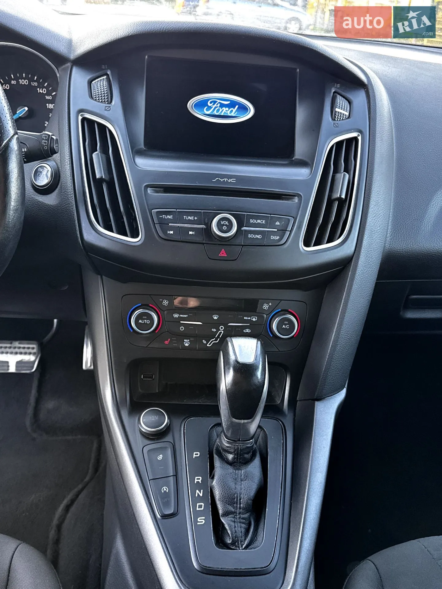 2017 Ford Focus - мініатюра 10