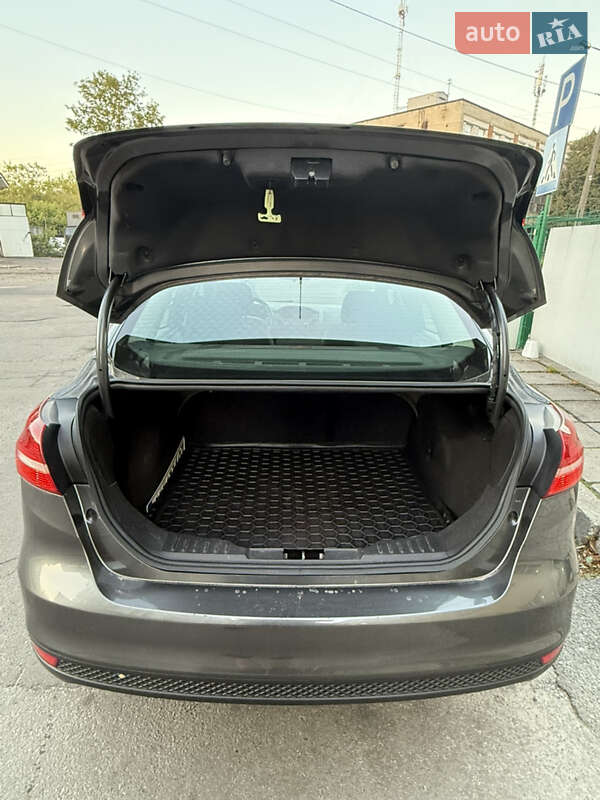 Седан Ford Focus 2017 в Львові