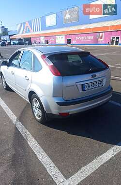 Хетчбек Ford Focus 2005 в 
