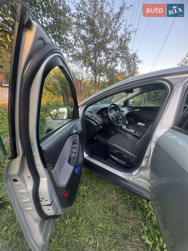 Седан Ford Focus 2012 в Шептицькому