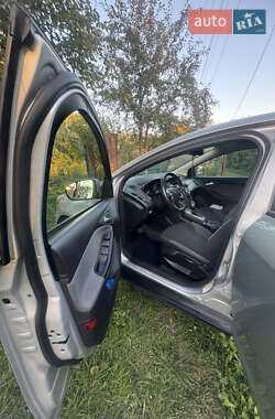 Седан Ford Focus 2012 в 