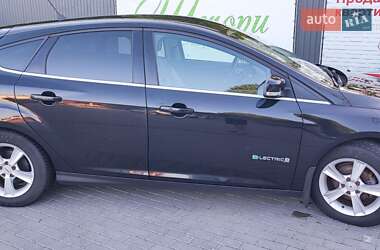 Хэтчбек Ford Focus 2013 в 