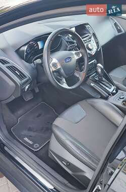 Хэтчбек Ford Focus 2013 в 