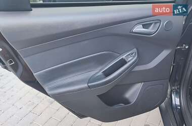 Хэтчбек Ford Focus 2013 в 