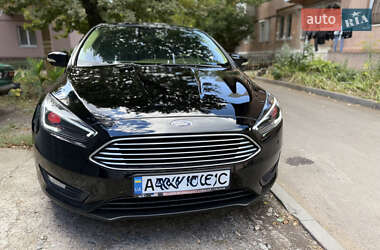 Хэтчбек Ford Focus 2016 в 