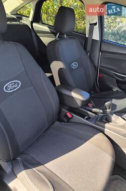 Седан Ford Focus 2016 в 