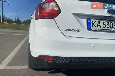 Хэтчбек Ford Focus 2013 в 
