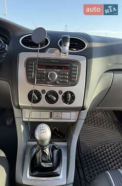 Универсал Ford Focus 2010 в 