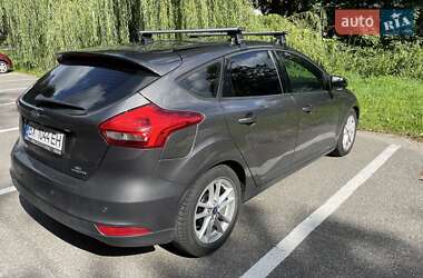 Хэтчбек Ford Focus 2015 в 
