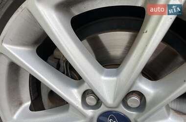 Хэтчбек Ford Focus 2015 в 