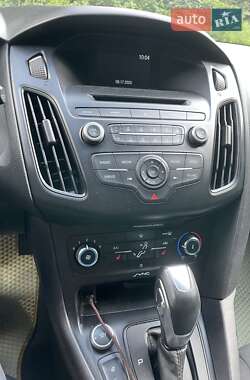Хэтчбек Ford Focus 2015 в 