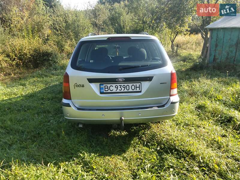 Универсал Ford Focus 2003 в Новояворовске
