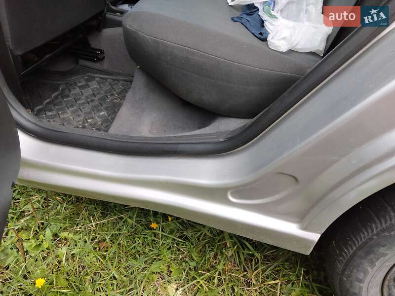 Универсал Ford Focus 2003 в Новояворовске