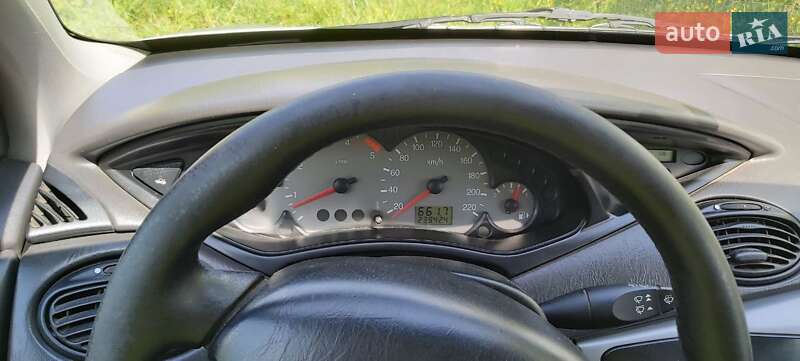 Универсал Ford Focus 2003 в Новояворовске