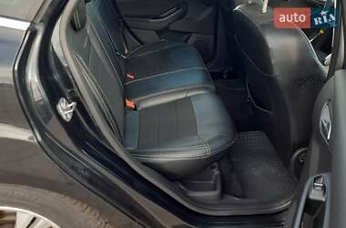Хэтчбек Ford Focus 2011 в 