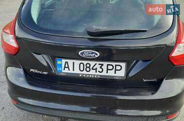 Хэтчбек Ford Focus 2011 в 