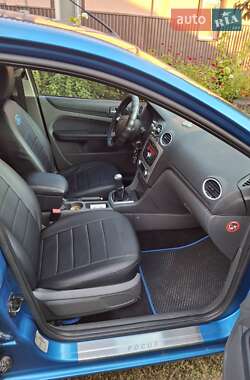 Хэтчбек Ford Focus 2007 в Бурыни