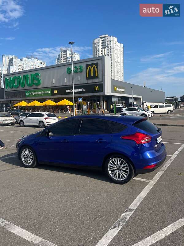 Хэтчбек Ford Focus 2015 в Киеве