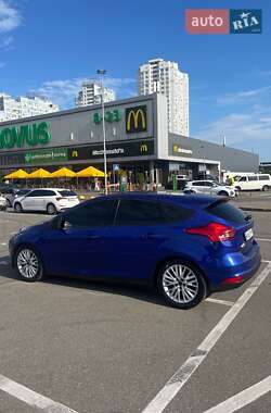 Хэтчбек Ford Focus 2015 в 