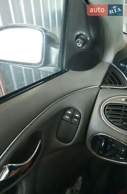 Хэтчбек Ford Focus 1999 в Киеве