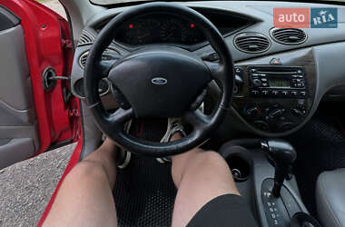 Седан Ford Focus 2001 в 