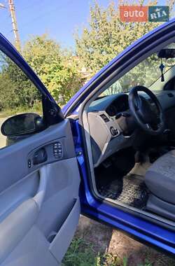 Седан Ford Focus 2005 в 