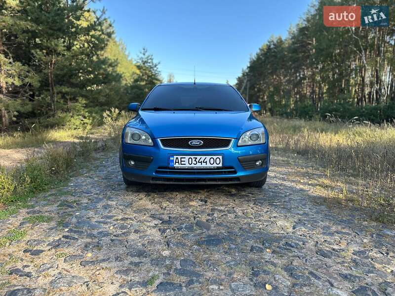 Хетчбек Ford Focus 2004 в Дніпрі