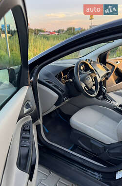 Седан Ford Focus 2015 в 