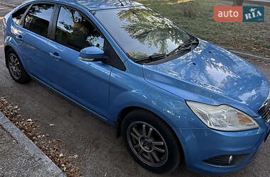 Хэтчбек Ford Focus 2010 в 