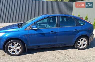 Хэтчбек Ford Focus 2010 в 