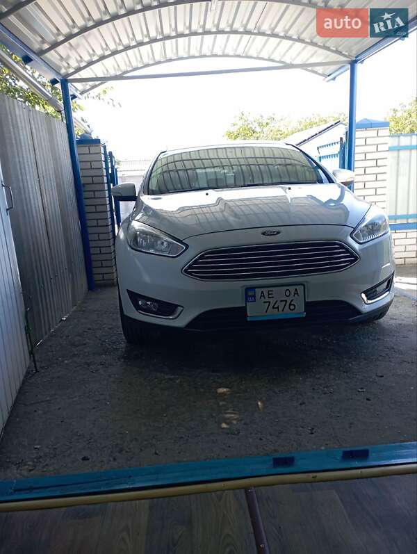 Хэтчбек Ford Focus 2015 в Днепре