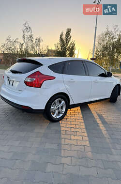 Хэтчбек Ford Focus 2014 в 