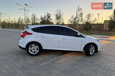 Хэтчбек Ford Focus 2014 в 