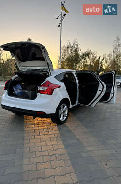 Хэтчбек Ford Focus 2014 в 