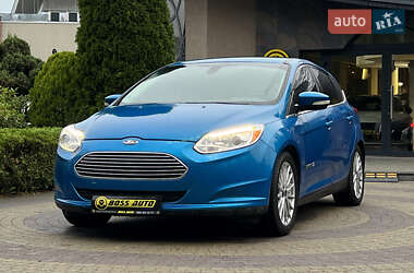 Хэтчбек Ford Focus 2012 в 