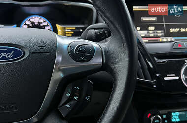 Хэтчбек Ford Focus 2012 в 
