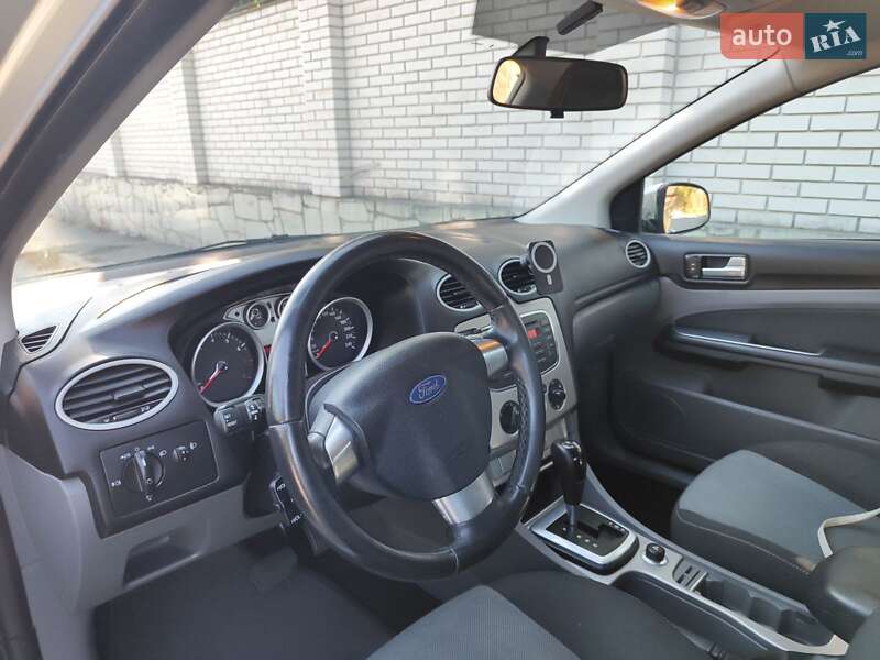 Хэтчбек Ford Focus 2010 в Киеве фото 3 Хэтчбек Ford Focus 2010 в Киеве
