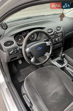 Седан Ford Focus 2005 в 