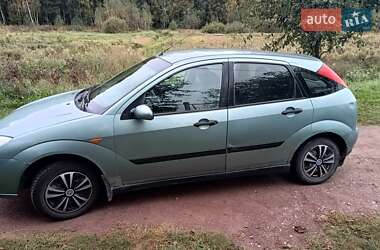 Хэтчбек Ford Focus 2000 в Овруче