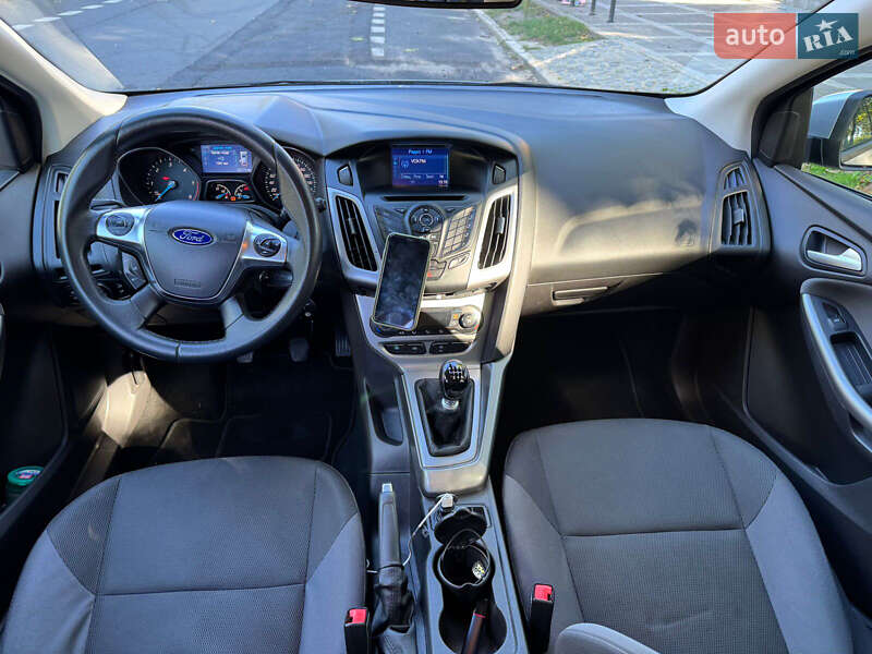 Универсал Ford Focus 2014 в Киеве фото 19 Универсал Ford Focus 2014 в Киеве