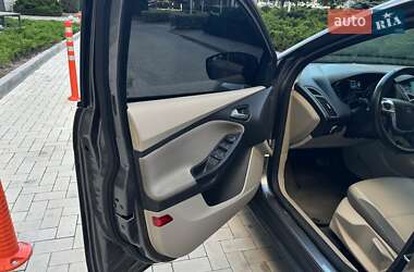Хэтчбек Ford Focus 2014 в 