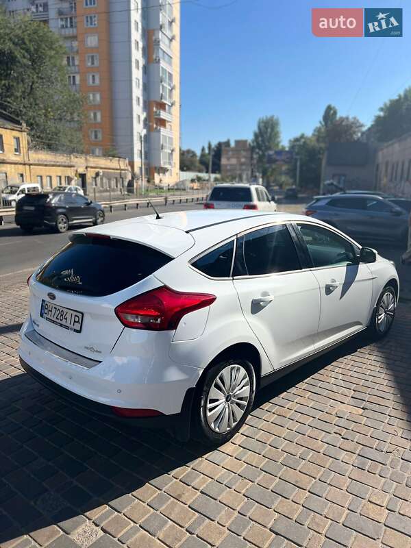 Хэтчбек Ford Focus 2016 в Одессе