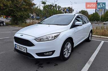 Хэтчбек Ford Focus 2015 в Киеве
