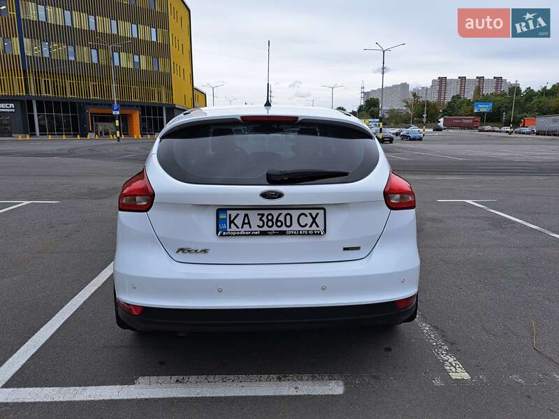 Хэтчбек Ford Focus 2015 в Киеве