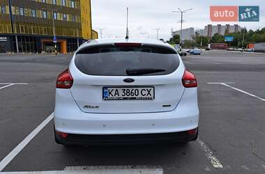 Хэтчбек Ford Focus 2015 в 