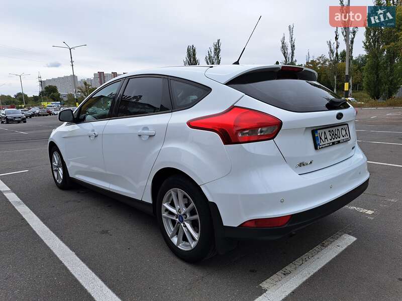 Хэтчбек Ford Focus 2015 в Киеве