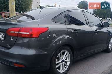 Седан Ford Focus 2016 в 